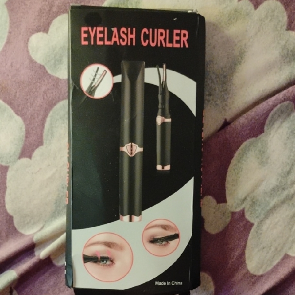 Black Eyelash Curler